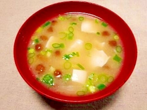 毎日のお味噌汁125杯目＊冷凍ナメコとタップリ豆腐